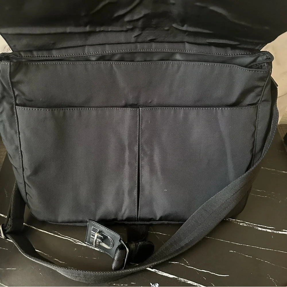 🖤Celine crossbody laptop bag 🖤 - Picture 6 of 8